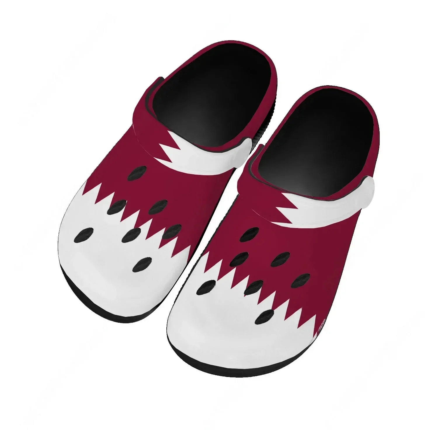 Men Shoes Qatar - カタール国旗ウォーターシューズ男性女性快適なホームガーデン下駄カスタマイズサンダルビーチ通気性穴スリッパ