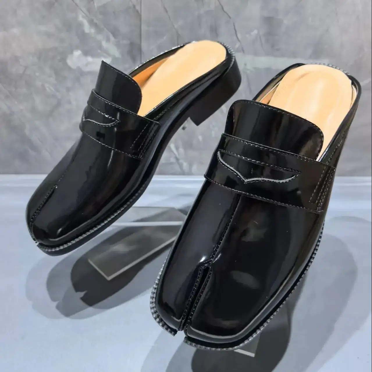 Men'S Shoes With Toes - スプリットトゥタビメンズスリッパ縫製ブラックパテントレザーサンダル男性用スリングバックスリッポンシューズ男性用ローヒールサマーカジュアル2025