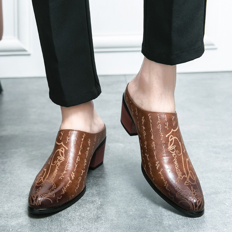 メンズブラウンレザーミュールスリッパレトロレタープリントポイ - Men'S Shoes With Toes のレビューと価格